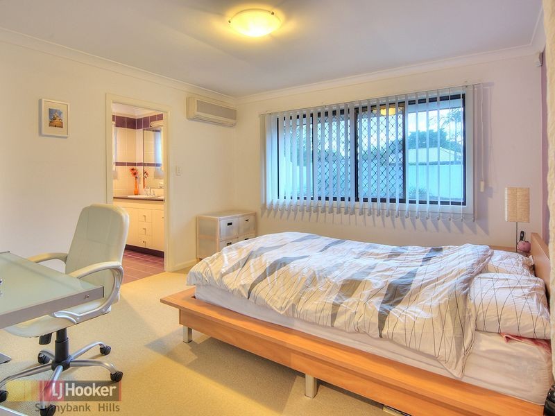 4 Heathfield Street, Eight Mile Plains QLD 4113