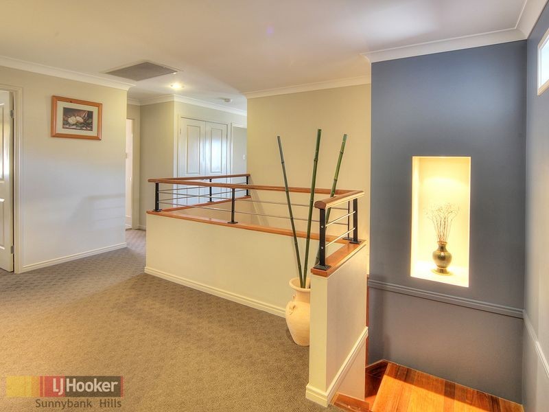 25 Azzure Street, Eight Mile Plains QLD 4113