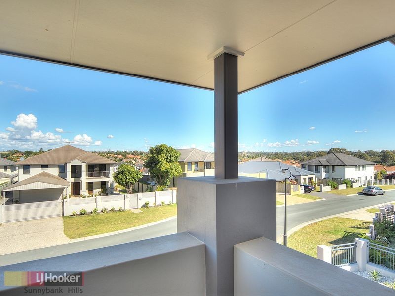 25 Azzure Street, Eight Mile Plains QLD 4113