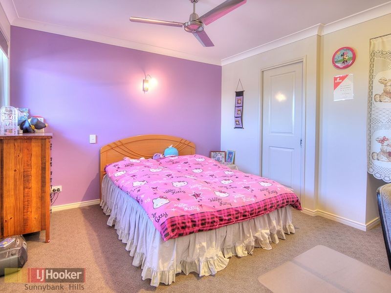 25 Azzure Street, Eight Mile Plains QLD 4113