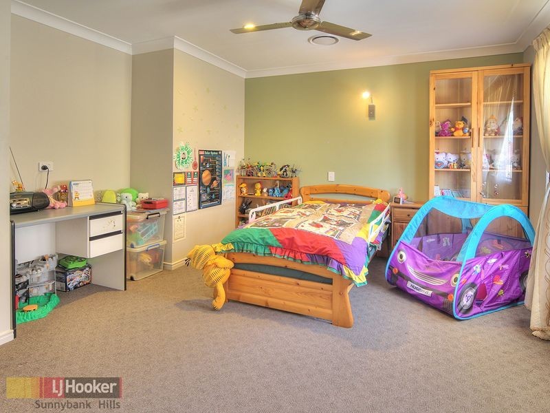 25 Azzure Street, Eight Mile Plains QLD 4113