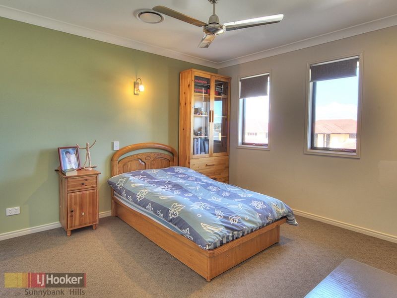 25 Azzure Street, Eight Mile Plains QLD 4113