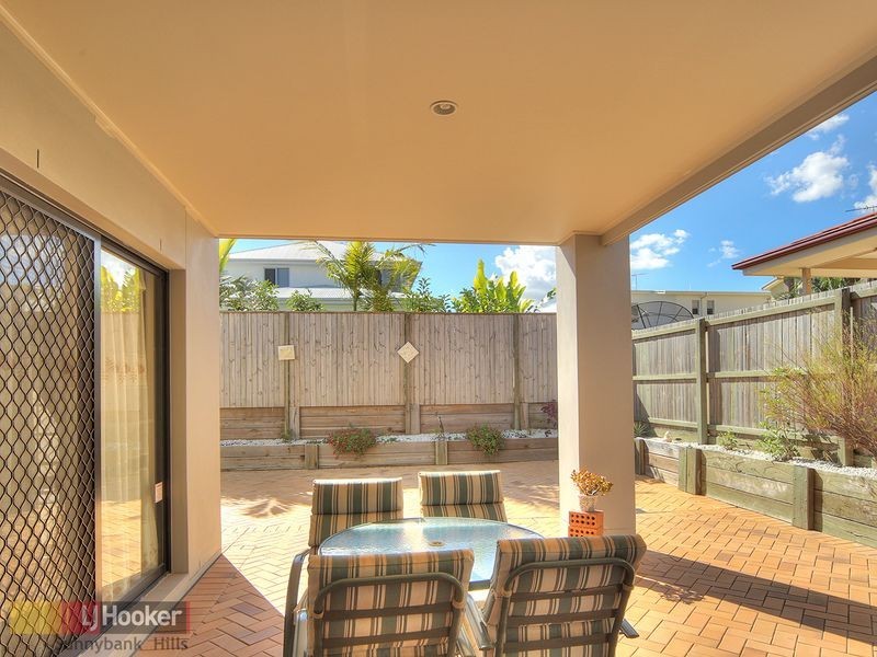 25 Azzure Street, Eight Mile Plains QLD 4113