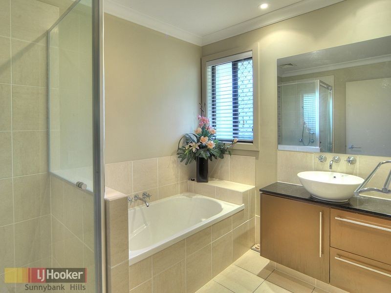 51 Hillardt Street, Robertson QLD 4109