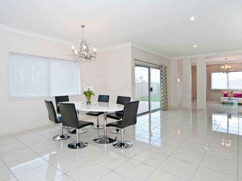 13 Lilly Pilly Street, Heathwood QLD 4110