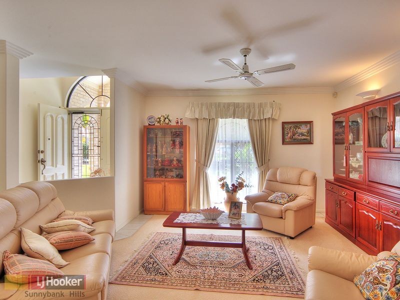 8 Chestnut Place, Calamvale QLD 4116