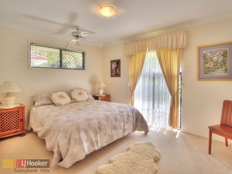 8 Chestnut Place, Calamvale QLD 4116