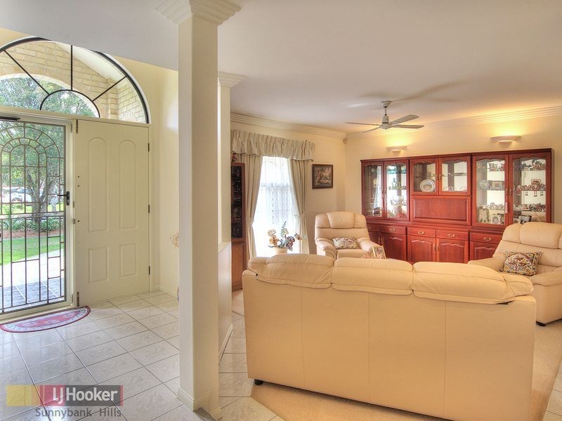 8 Chestnut Place, Calamvale QLD 4116