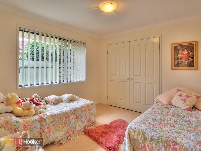 8 Chestnut Place, Calamvale QLD 4116