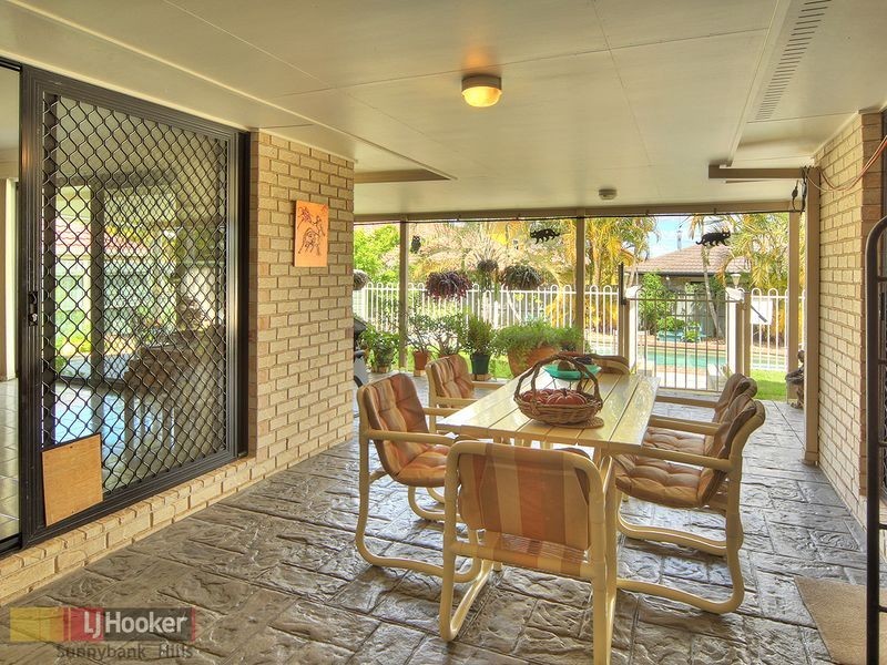 8 Chestnut Place, Calamvale QLD 4116