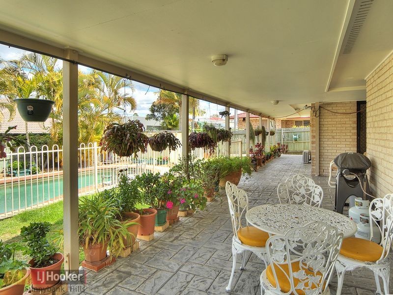 8 Chestnut Place, Calamvale QLD 4116