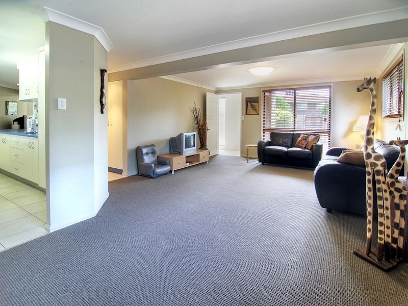 8 Manzill Street, Sunnybank Hills QLD 4109