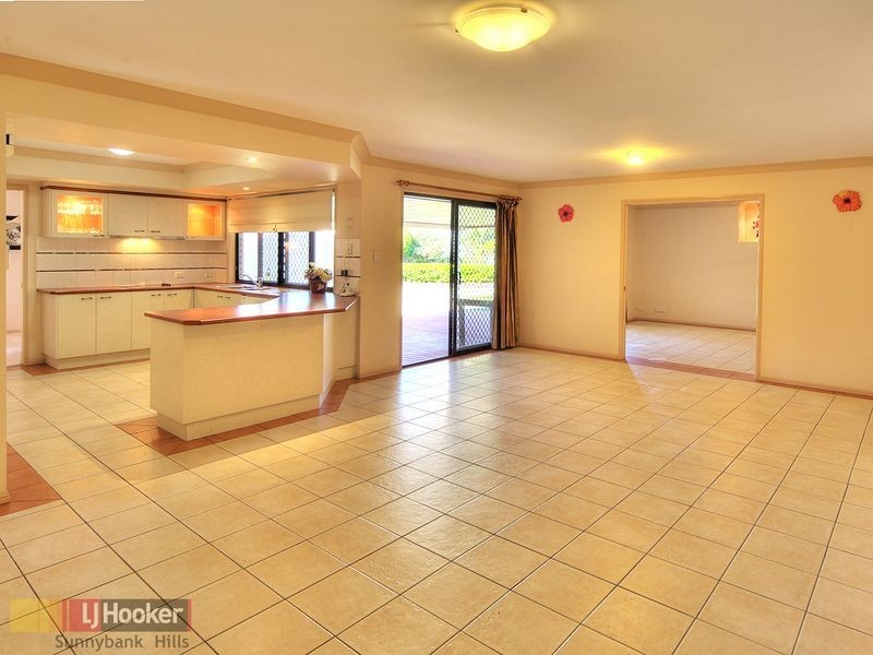 33 The Parkway, Stretton QLD 4116