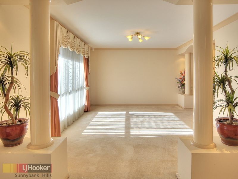 33 The Parkway, Stretton QLD 4116