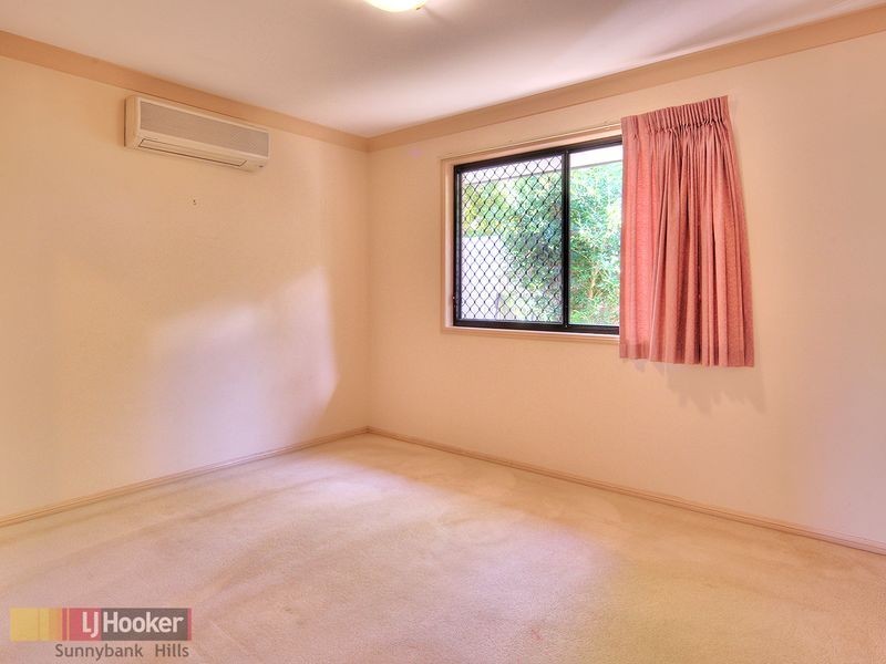 33 The Parkway, Stretton QLD 4116