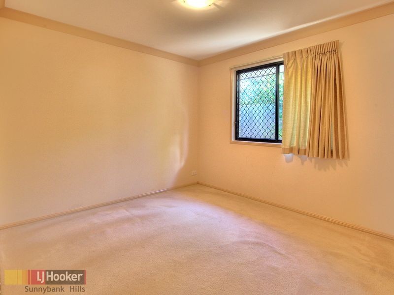 33 The Parkway, Stretton QLD 4116