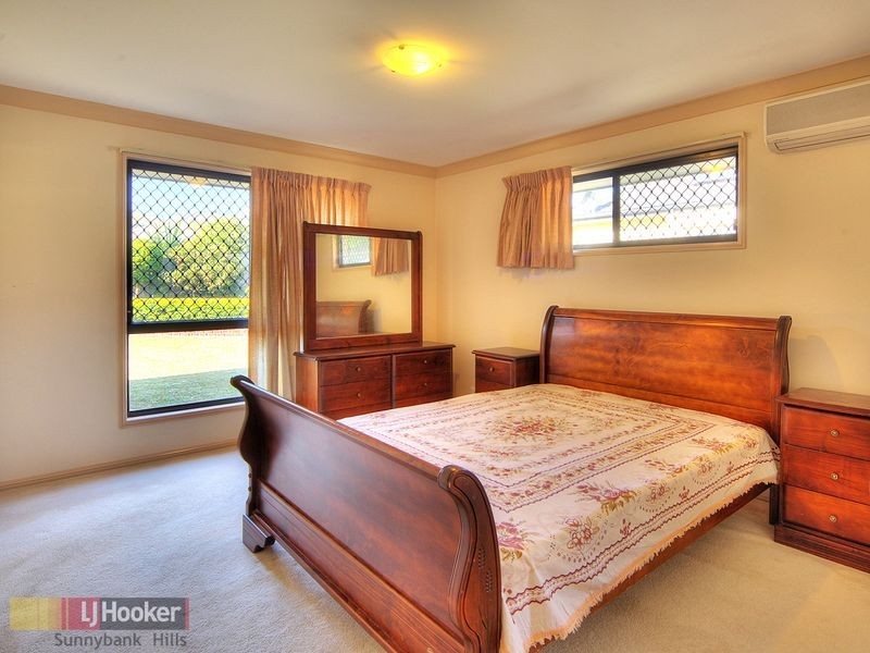 33 The Parkway, Stretton QLD 4116