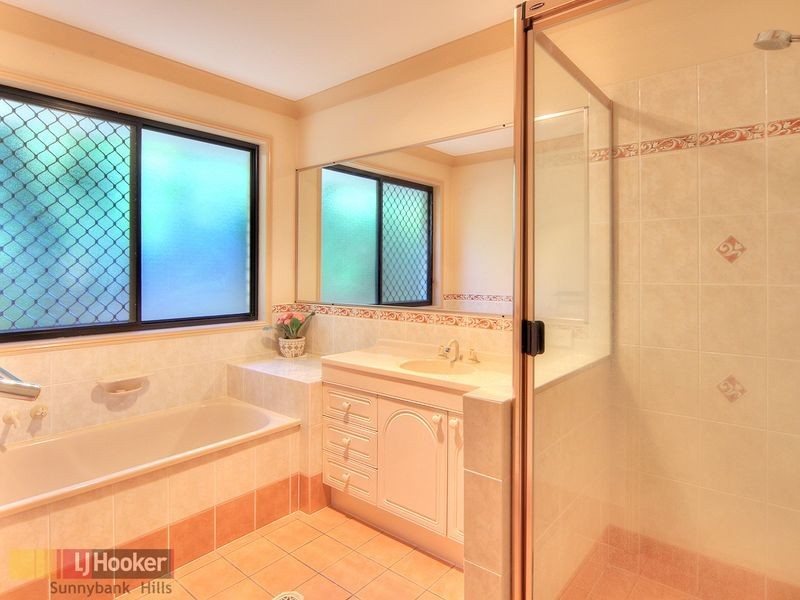 33 The Parkway, Stretton QLD 4116