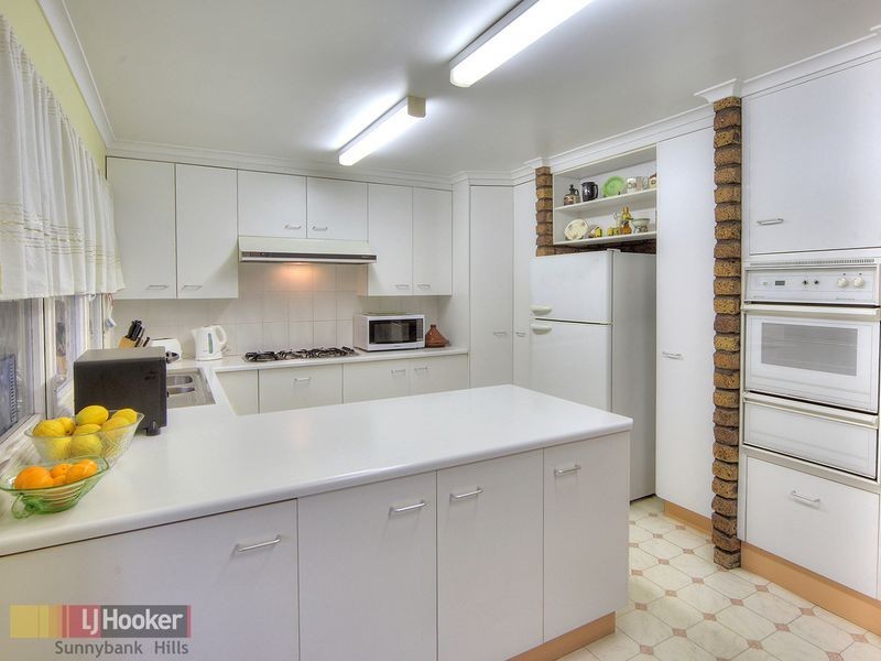 26 Parnassus Street, Robertson QLD 4109