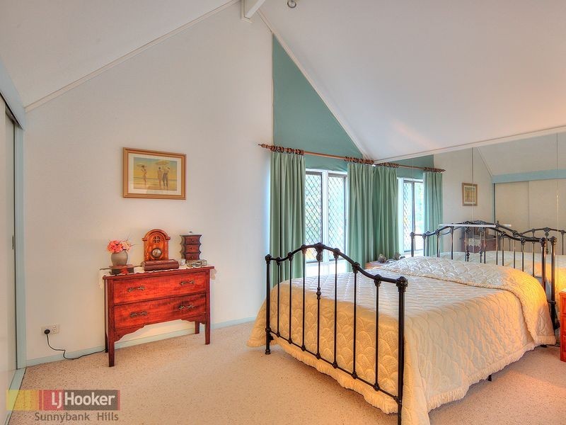 26 Parnassus Street, Robertson QLD 4109