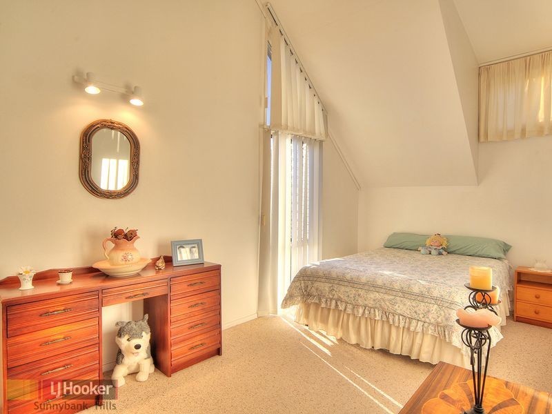 26 Parnassus Street, Robertson QLD 4109