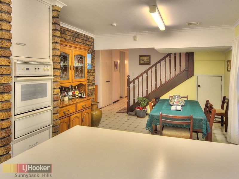 26 Parnassus Street, Robertson QLD 4109