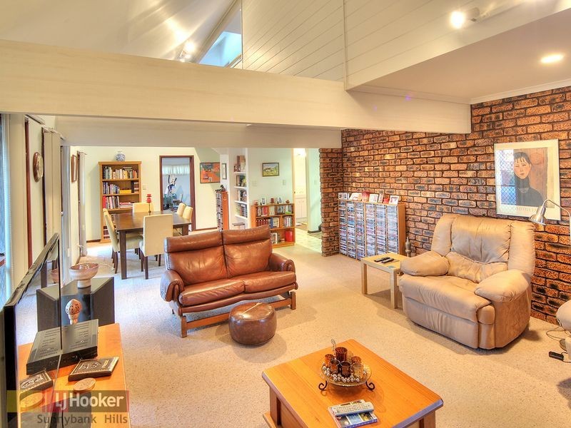 26 Parnassus Street, Robertson QLD 4109