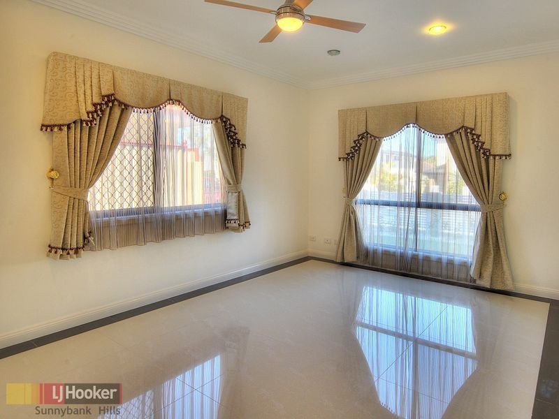 2 Amber Close, Eight Mile Plains QLD 4113
