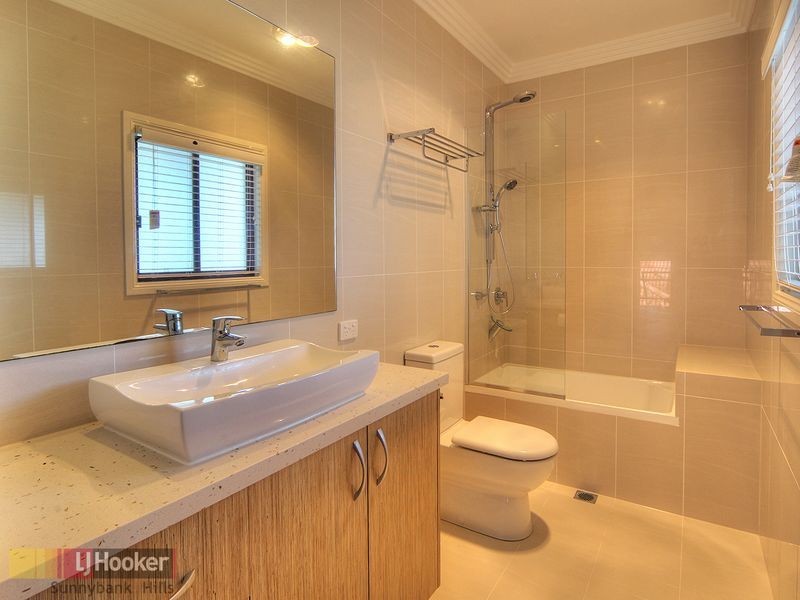 2 Amber Close, Eight Mile Plains QLD 4113