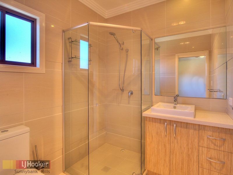2 Amber Close, Eight Mile Plains QLD 4113