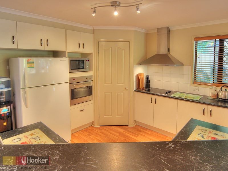 23 Woodlark Crescent, Parkinson QLD 4115