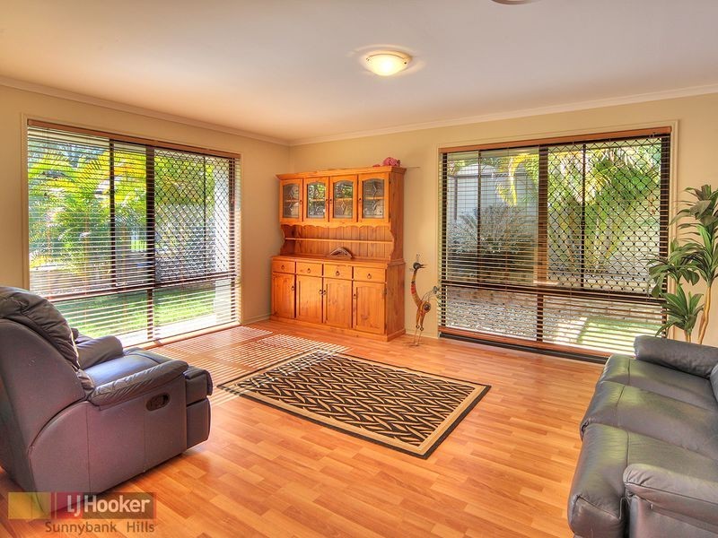 23 Woodlark Crescent, Parkinson QLD 4115