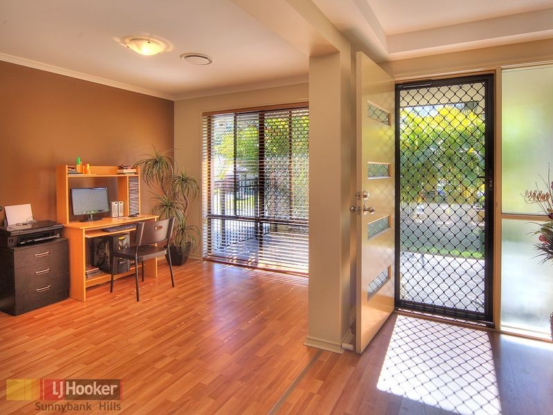 23 Woodlark Crescent, Parkinson QLD 4115