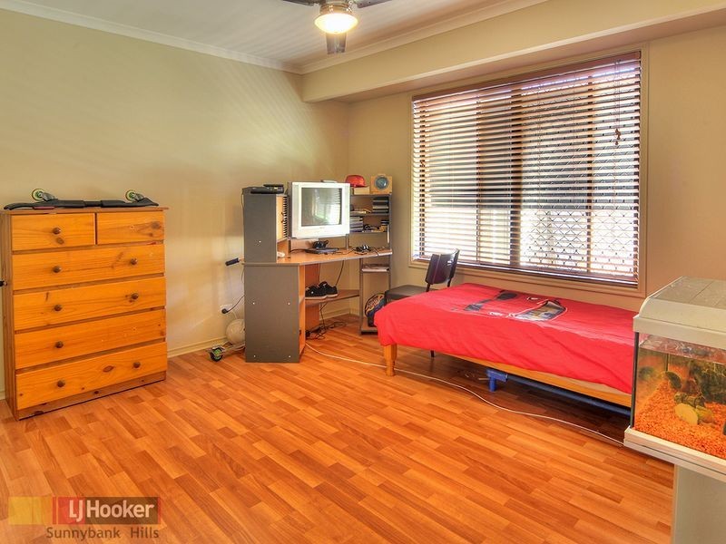 23 Woodlark Crescent, Parkinson QLD 4115