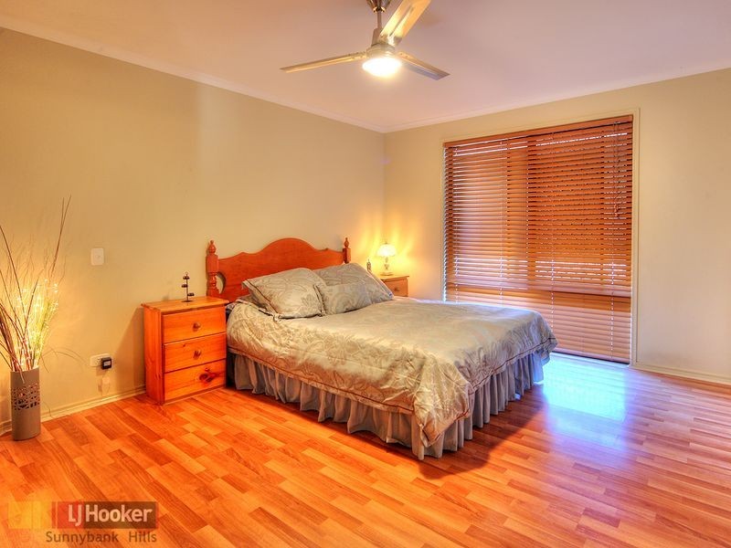 23 Woodlark Crescent, Parkinson QLD 4115