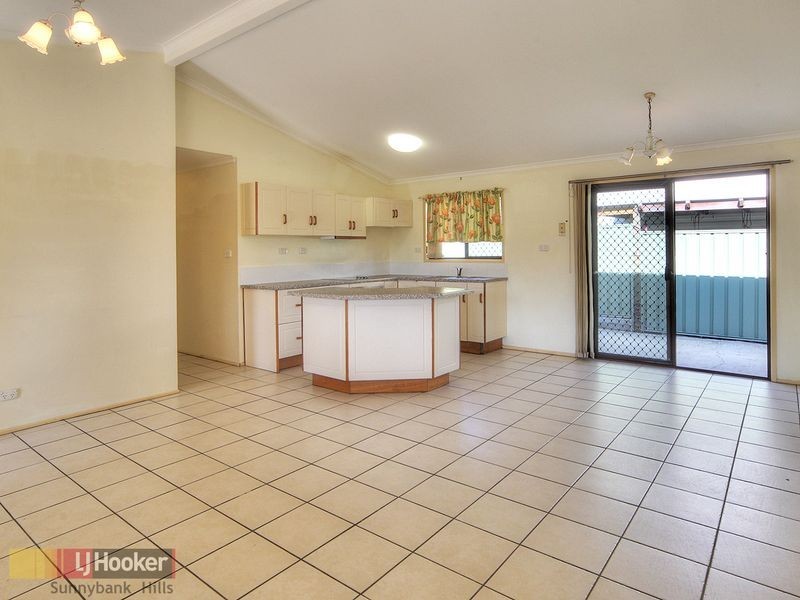 1 Strover Court, Springwood QLD 4127