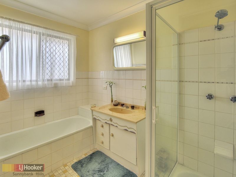 16 Cressbrook Street, Eight Mile Plains QLD 4113