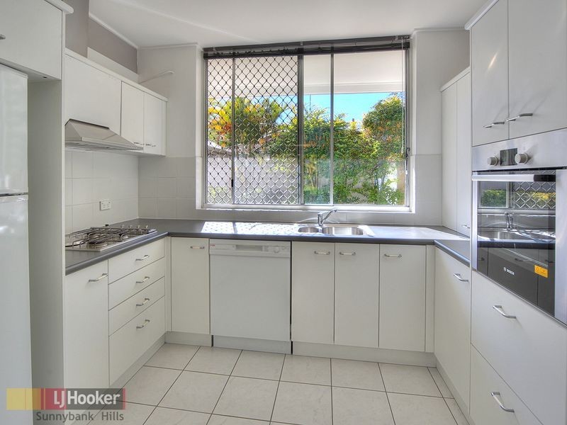 30 Dunstable Street, Macgregor QLD 4109