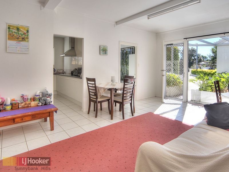 30 Dunstable Street, Macgregor QLD 4109