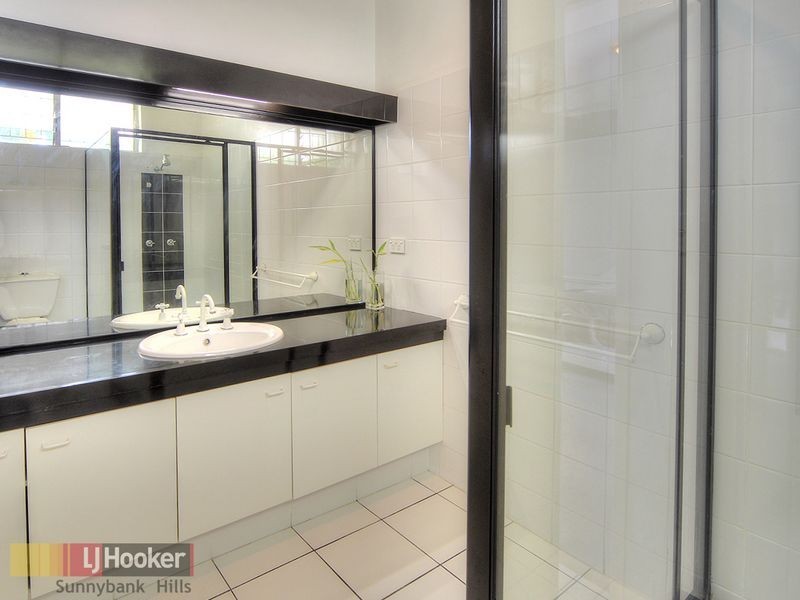 30 Dunstable Street, Macgregor QLD 4109