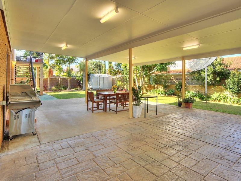 8 Whitehall Street, Macgregor QLD 4109