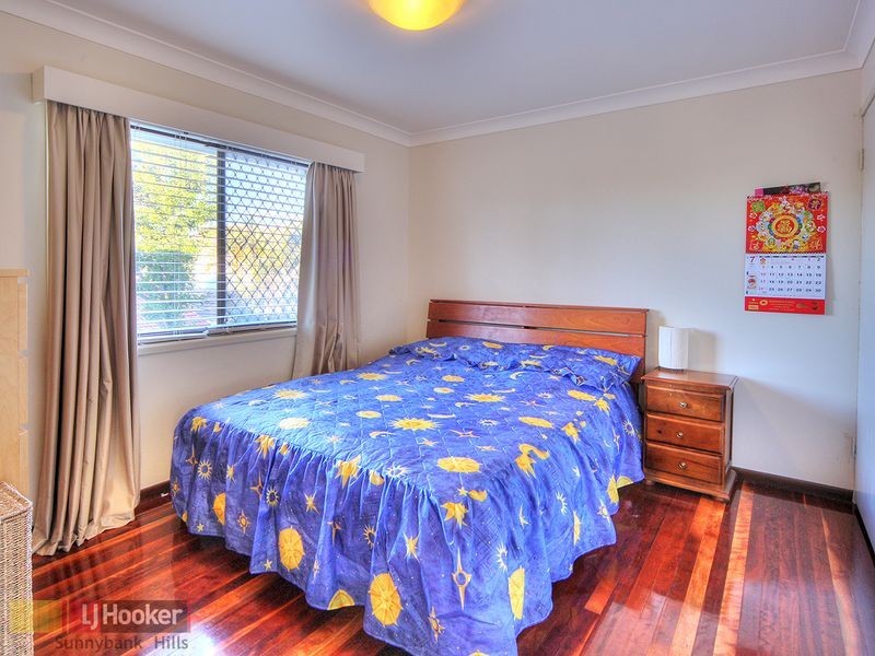 8 Whitehall Street, Macgregor QLD 4109