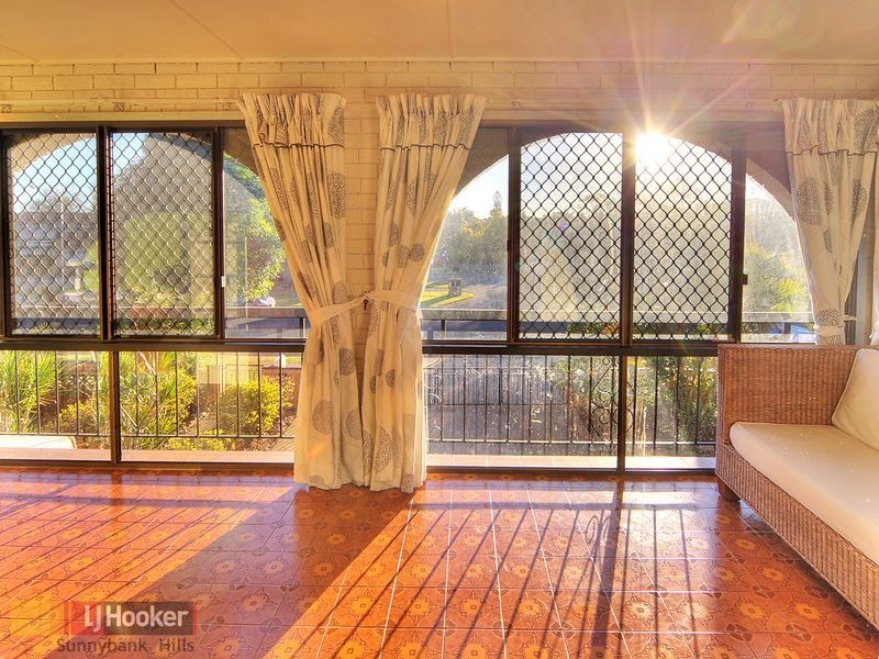 8 Whitehall Street, Macgregor QLD 4109