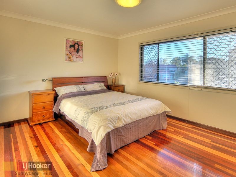 8 Whitehall Street, Macgregor QLD 4109