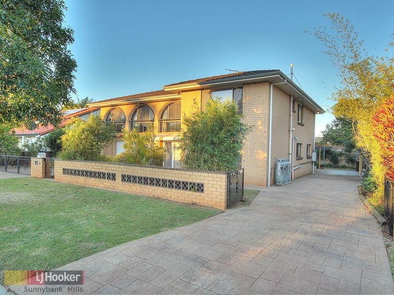 8 Whitehall Street, Macgregor QLD 4109