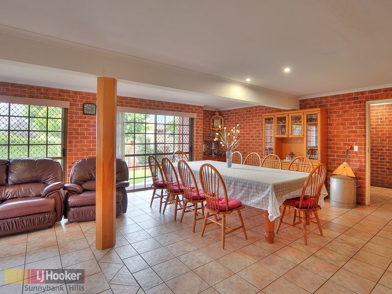 12 Parnassus Street, Robertson QLD 4109