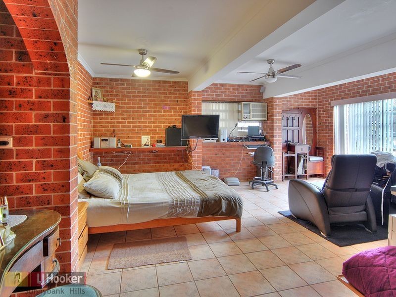 12 Parnassus Street, Robertson QLD 4109