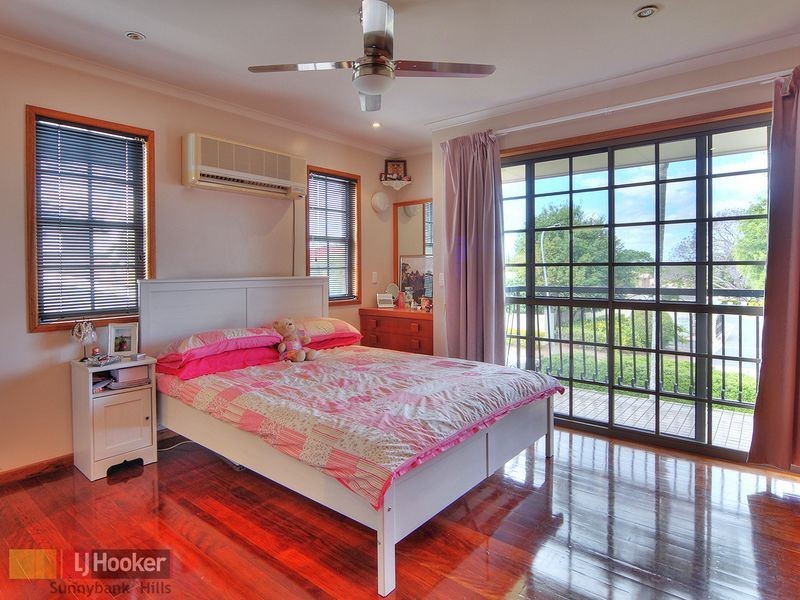 12 Parnassus Street, Robertson QLD 4109