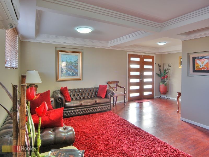 11 Le Grand Street, Macgregor QLD 4109