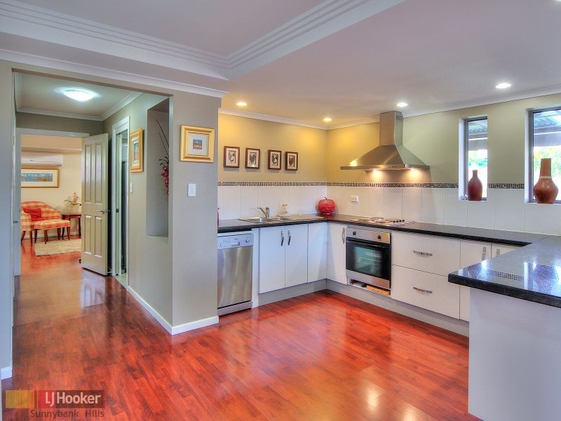 11 Le Grand Street, Macgregor QLD 4109